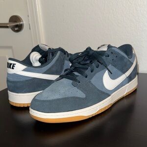 Nike Men's Dark Blue and White Sneakers
